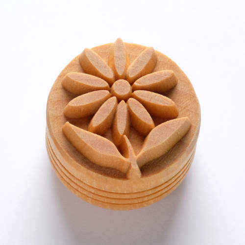 MKM Daisy with Leaves Stamp